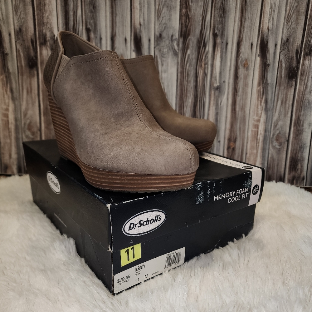 Wedge slip ons